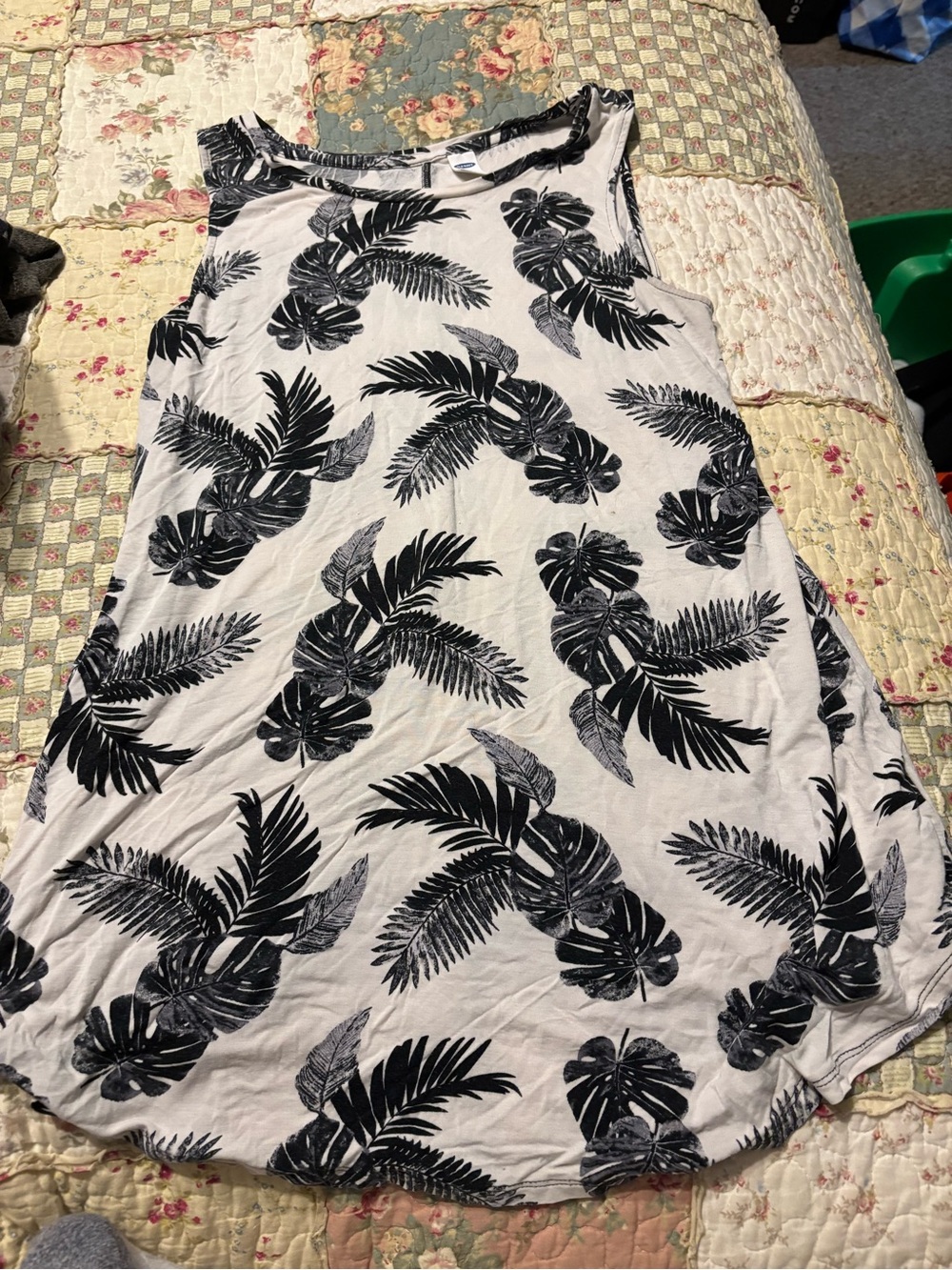 Old Navy Luxe Sleeveless Black & White Tropical Print Women's Tank Top Medium